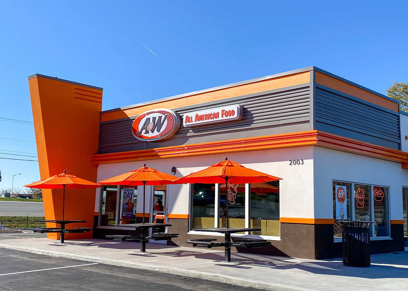 Exterior photo of A&W Restaurant in Richmond, Kentucky. 